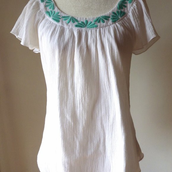 Vineyard Vines Cotton Blouse/Peasant Style/ White Cotton/ Aqua Embroidery/ M - Picture 2 of 8